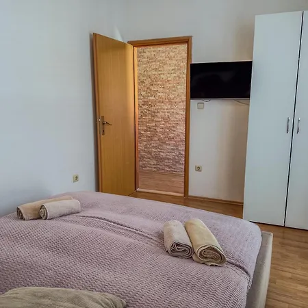 Marin Tomas Apartment